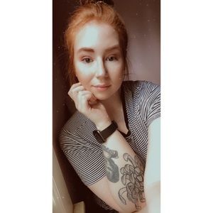 Meet your Posher, Cassandra